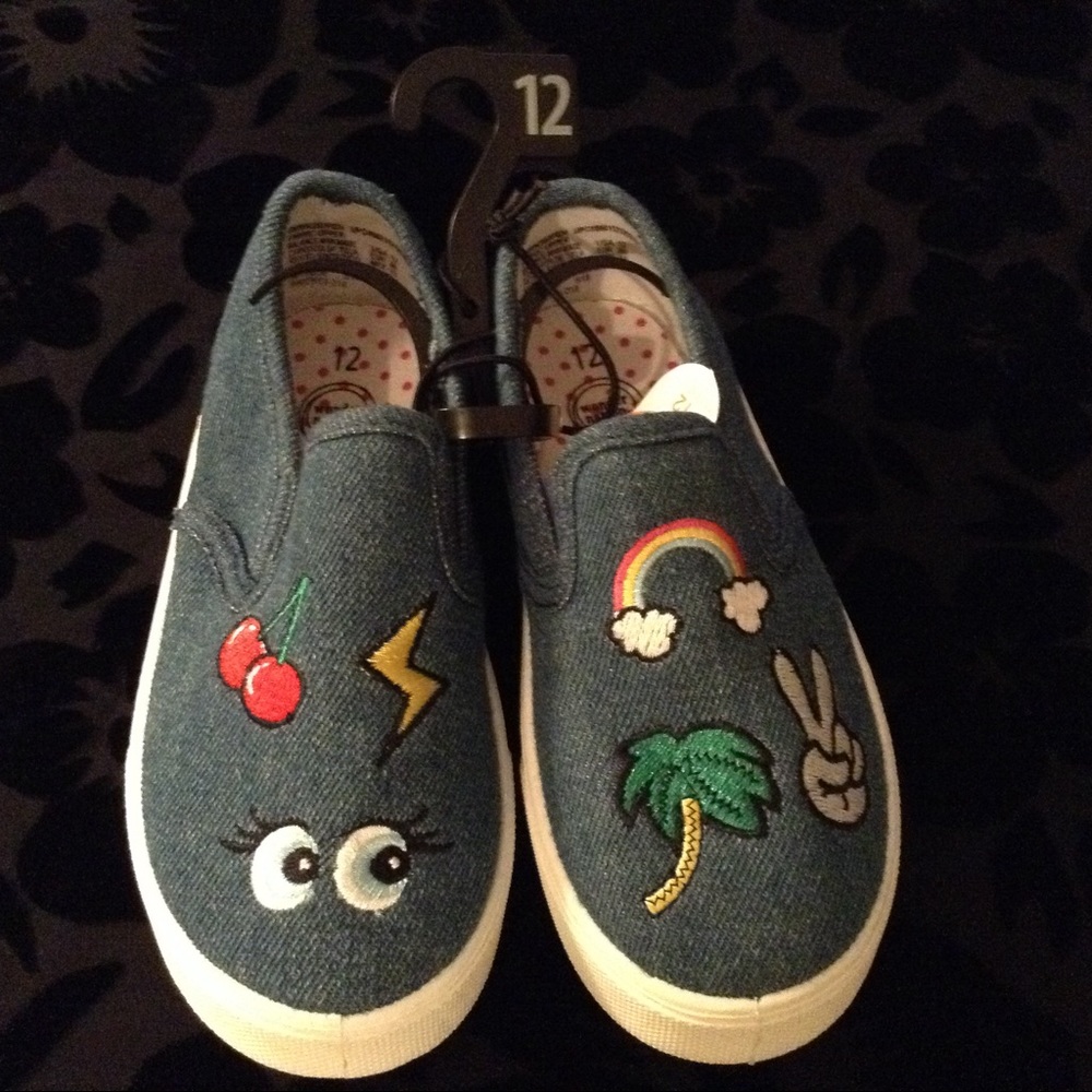Kids Jean deck shoes.